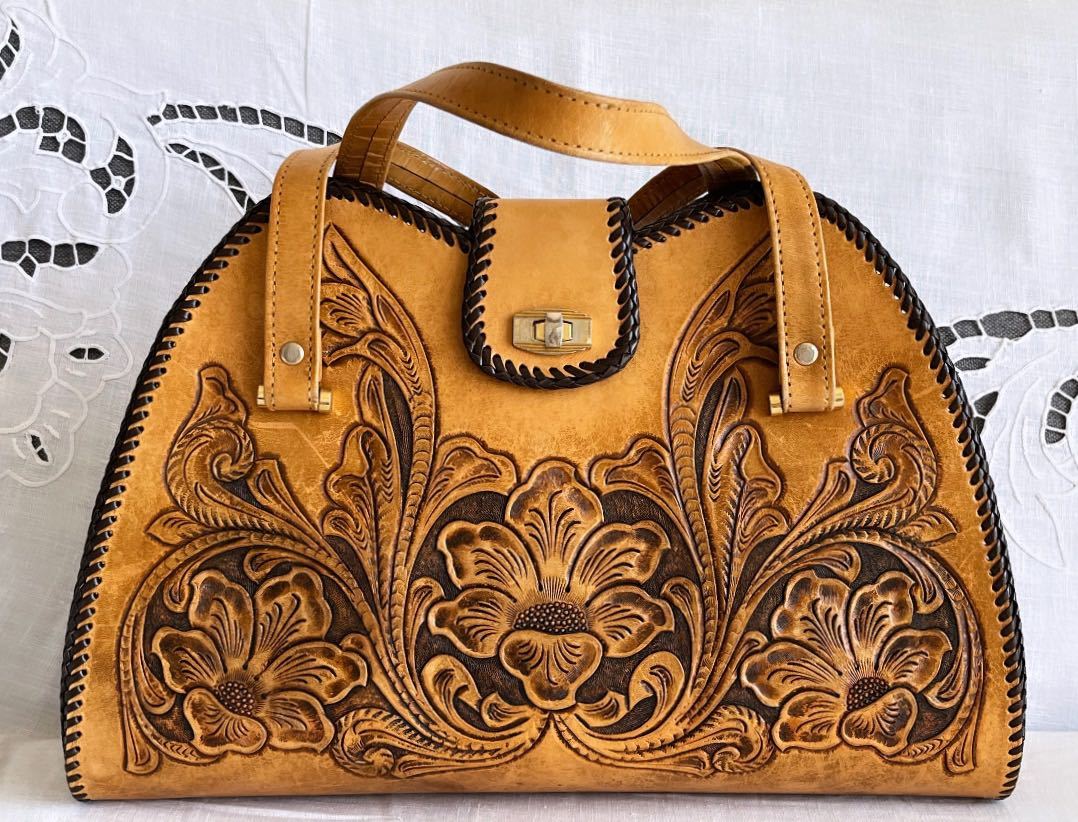 ヴィンテージ ** レザー カーヴィング バッグ vintage leather curving hippie bag