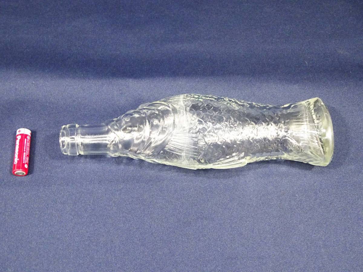 ◆(SZ) 魚型 空き瓶 空瓶 魚瓶 さかな 花瓶 ガラス 硝子 一輪挿し ワインボトル リメイク DIY インテリア雑貨_画像3