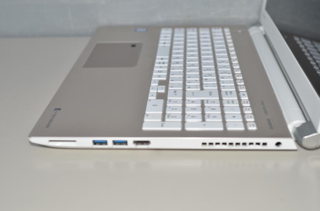 訳あり】 東芝 中古良品ノートパソコン AZ65/GG テンキー搭載 DVD