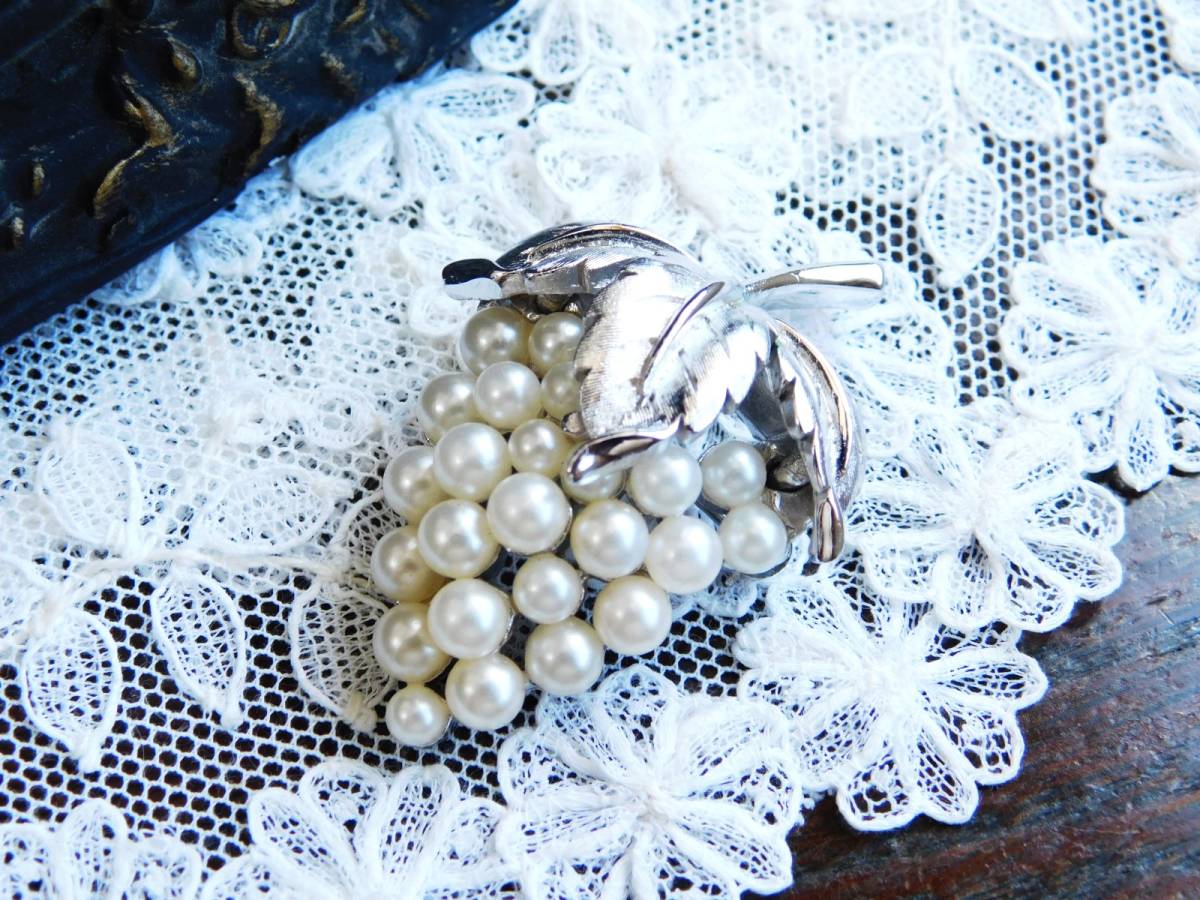 TRIFARI トリファリ 葡萄のブローチ 美品 ヴィンテージ Teasgarden