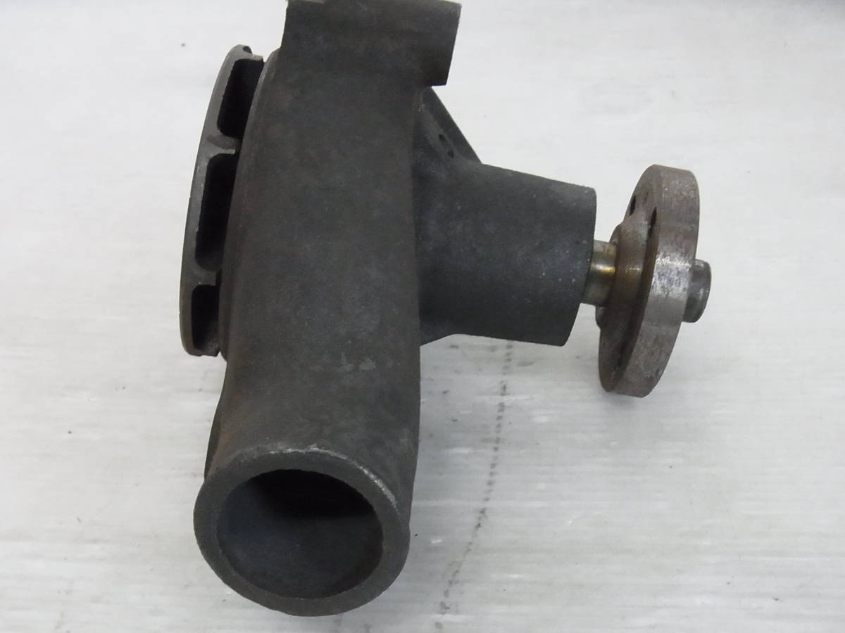 (B389) unused dead stock FORD water pump original 2441 Falcon Mustang 60-69 period Ame car parts parts repair Ford 