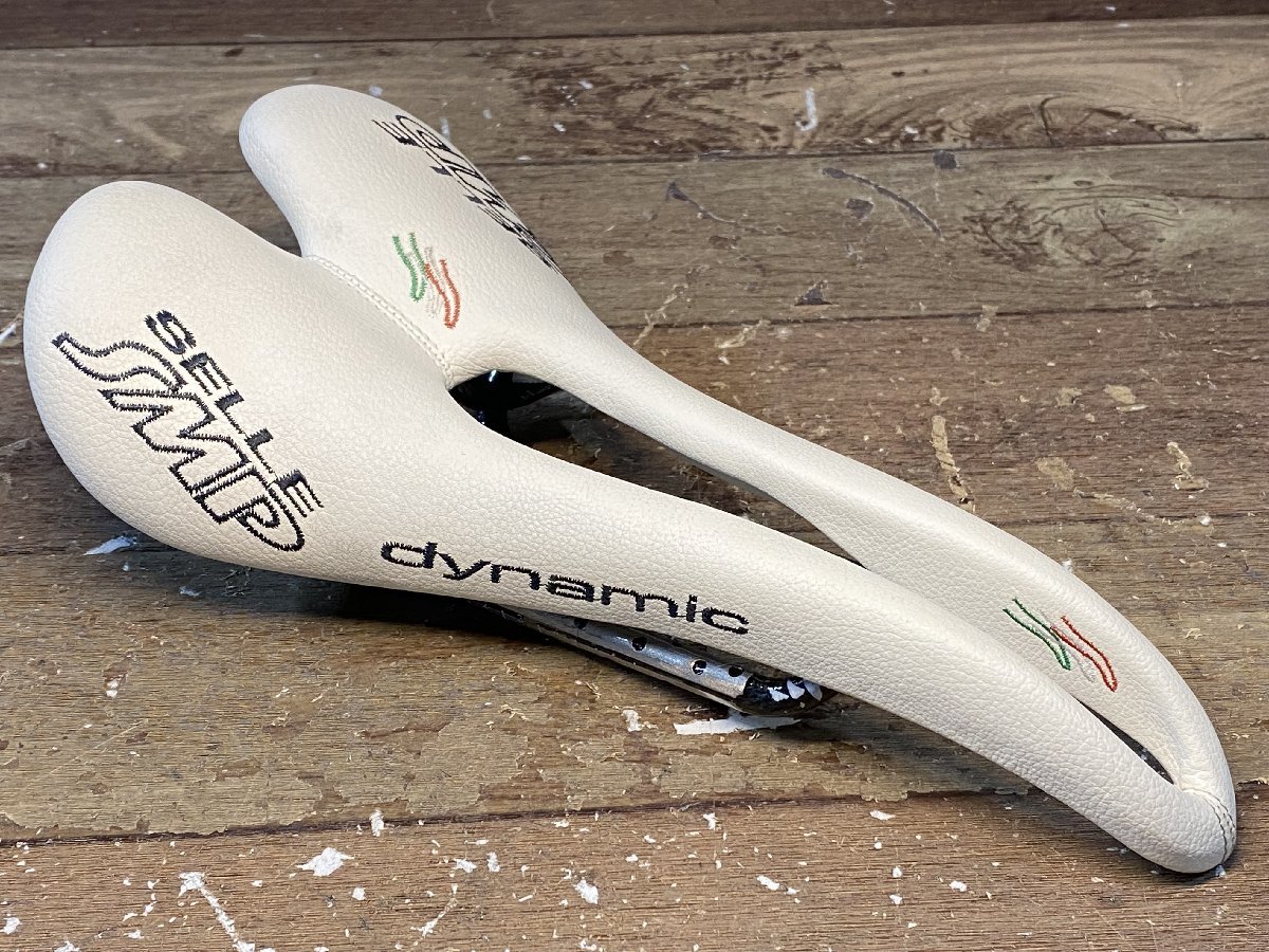 FW188 SELLE SMP dynamic サドル 黒 カーボンレール 138mm