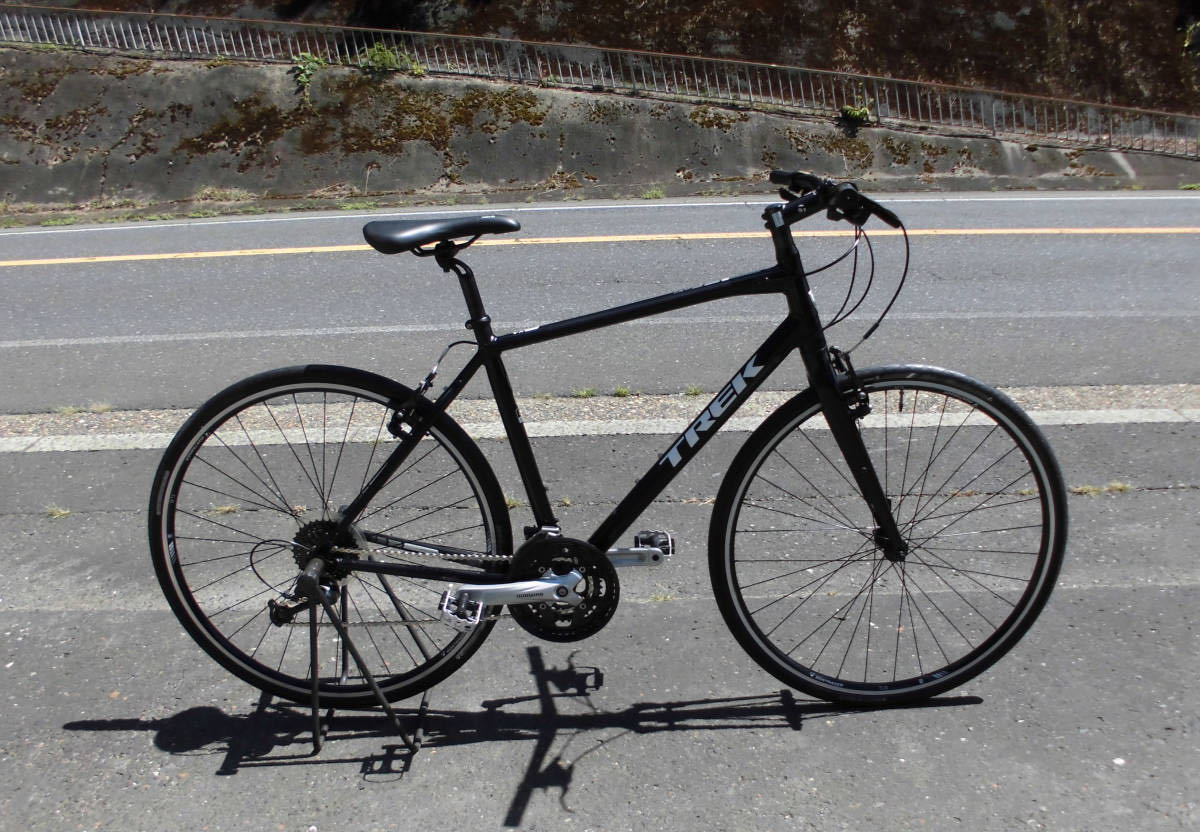 1円~TREK トレック FX7.4 軽快クロスバイク 27段 黒色 8296 の商品