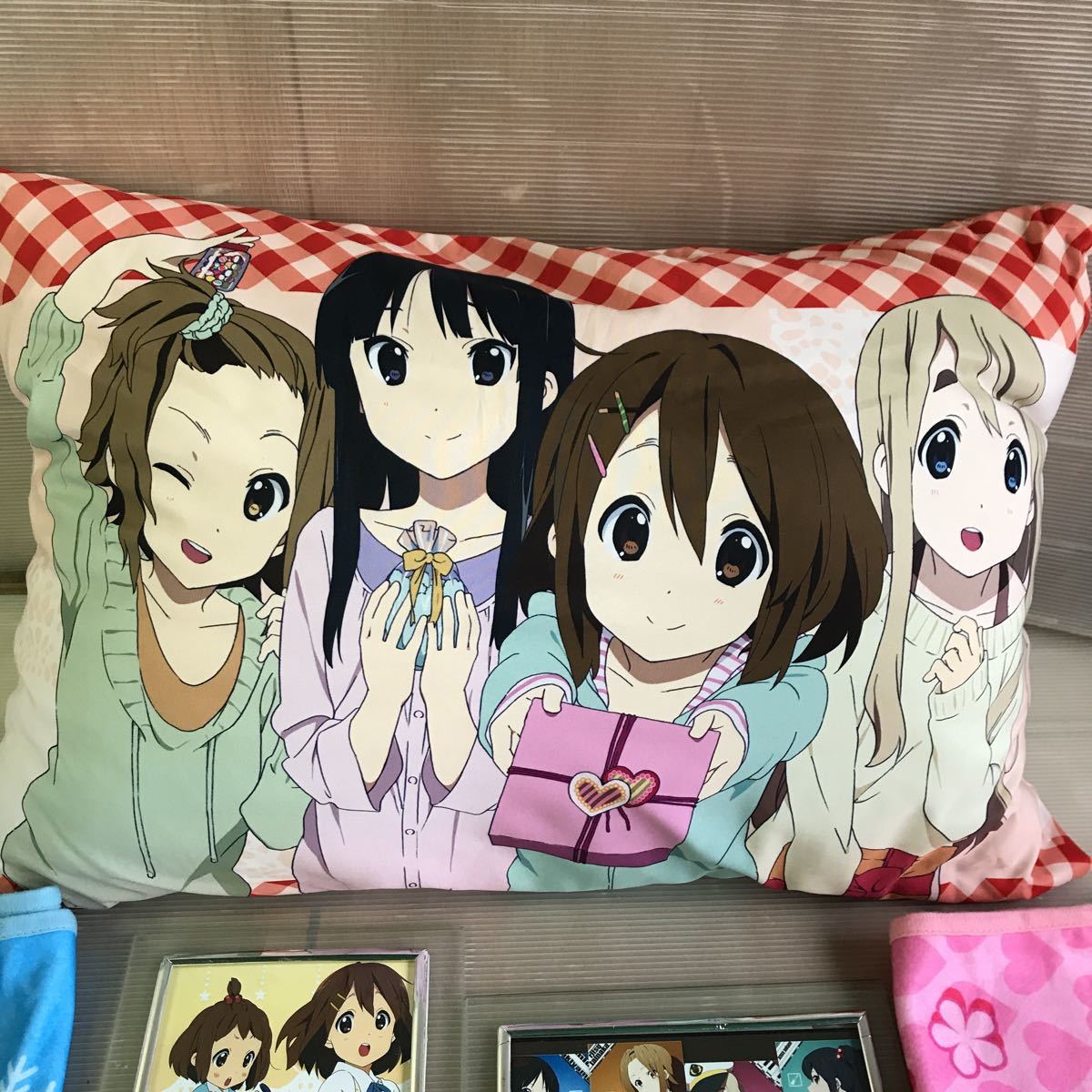 K-on Goods Together緩衝毛巾套件圖相框    原文:けいおんグッズまとめて クッション タオルケット フィギュア フォトフレーム