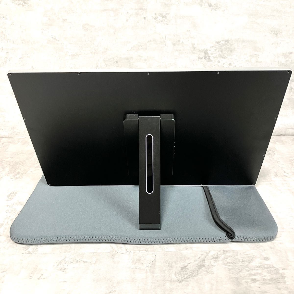 極美品 MageDok PI-X1 有機EL 4Kモバイルモニター 15 6インチ 極美品 MageDok PI-X1 有機EL 4Kモバイルモニター 15 6インチ