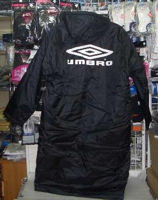 UAA1611 Umbro длинный боа пальто чёрный O-XO новый товар * блиц-цена 