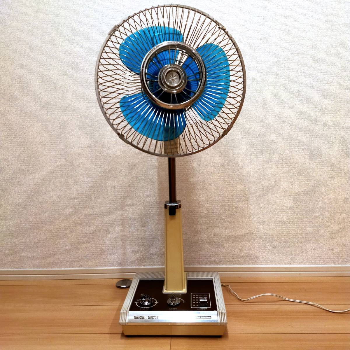☆超レア☆可動品☆富士電機☆ビンテージ扇風機☆タイマー付☆レトロ☆水色☆ Yahoo!オークション - レア 希少 富士電機 レトロ扇風機 30cm