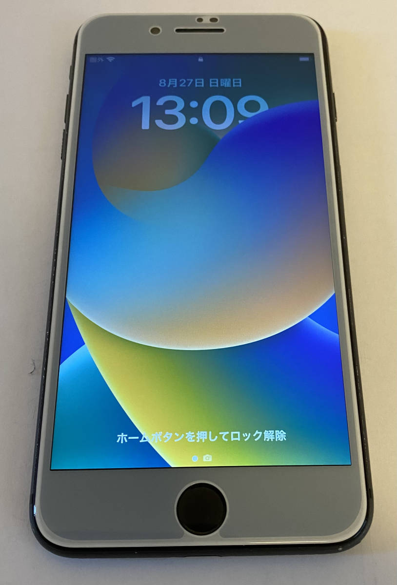 宅配 【SIMロック解除済】docomo iPhone8 64GB（スペースグレイ） 美品