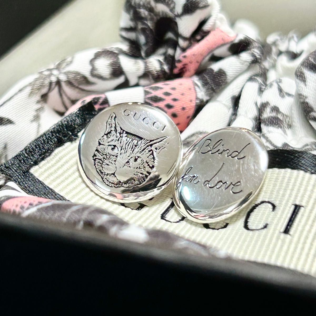 GUCCI グッチ ブラインド フォーラブ キャット スター シルバー ピアス GUCCI グッチ ブラインド フォーラブ キャット スター シルバー ピアス