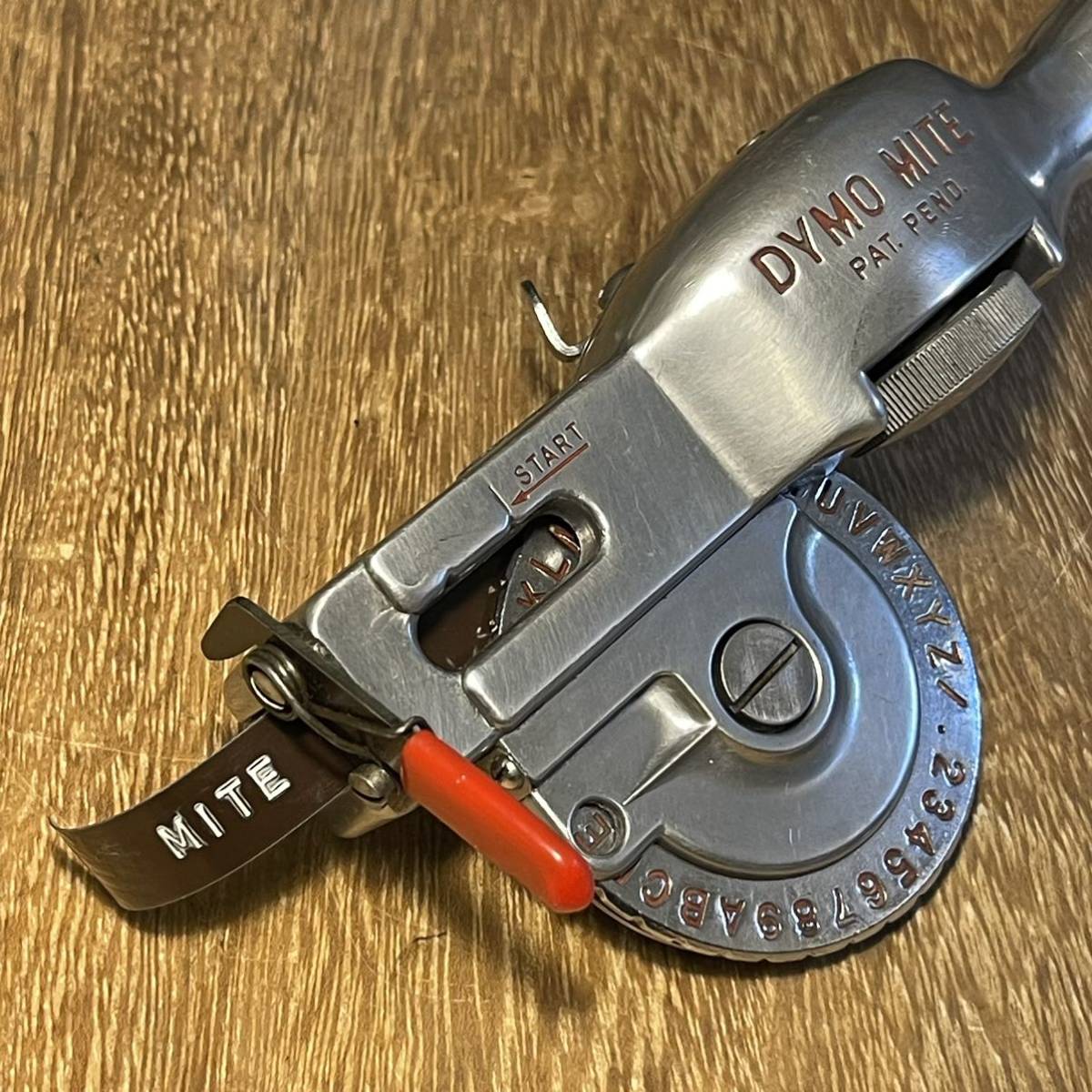 ■製品保証■美品 機関良好 ダイモ テープライター DYMO MITE M-2 アルミ無垢 ビンテージ 156 ①