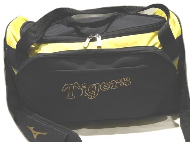 新品同様品 阪神タイガース ミドルバッグ ブラック イエロー ◇ 2023年 ミズノ HANSHIN Tigers ロゴ ▼ スポーツバッグ ボストン 5H_画像1