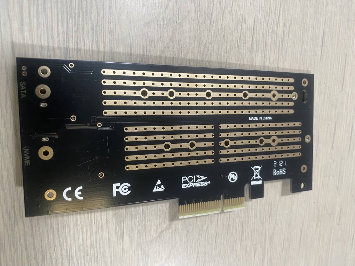 ジャンク品　NVME SSD to PCIE 4.0アダプター 変換カード