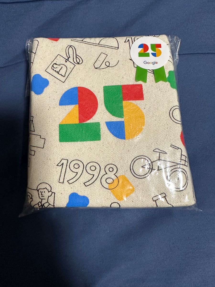 Google 創立 25 周年記念限定トートバッグです。