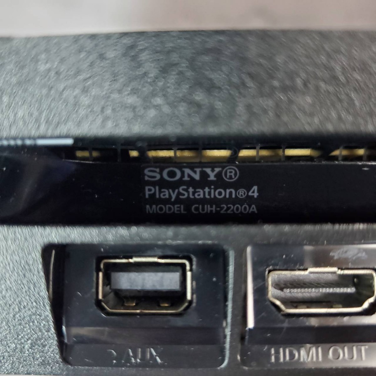 CUH-2200 動作確認済み PS4 本体 ブラック 封印シール有り 分解 CUH-2200 動作確認済み PS4 本体 ブラック 封印シール有り 分解