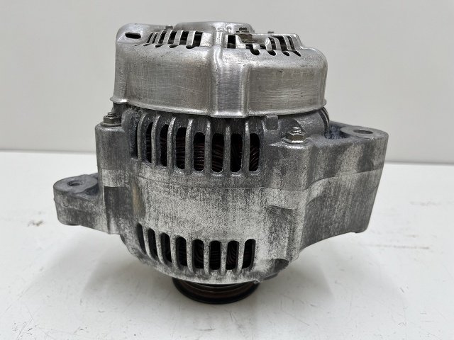 * Toyota Crown 130 series 90 year MS137 Dynamo / alternator 27060-42060 ( stock No:44079) (899) *