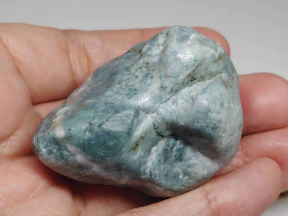 濃青】 ☆100g☆ 翡翠 原石 ヒスイ 鉱物 鑑賞石 糸魚川 水石 自然石