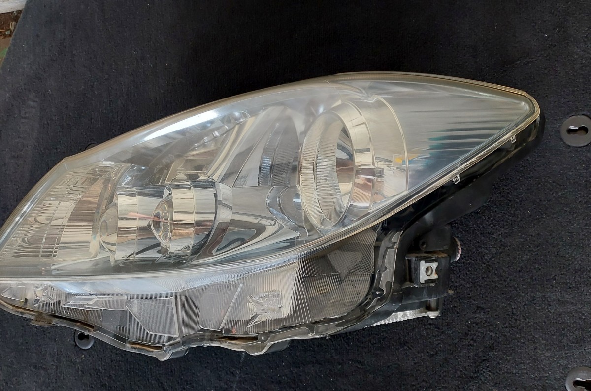 トヨタ AZK10 サイ純正 LEDヘッドライト左 ライトコントロール