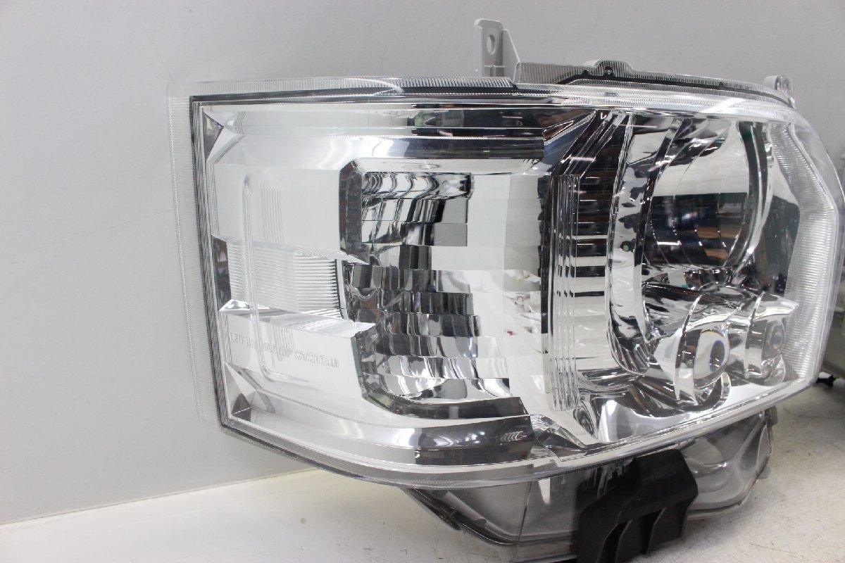  beautiful goods / damage less Hiace TRH221K last wide for .do light left right Koito 26-137 LED engrave 84 295194-295195