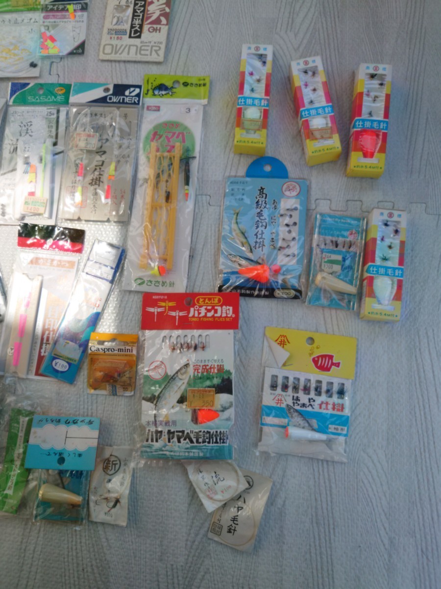 ☆【ジャンク扱い】 釣り具 仕掛け 渓流釣り ウキ 毛針 他 大量 セット