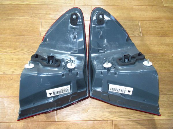 BMW F10 5シリーズ純正テールライト左右計4点（内側+外側） 7203225/7203226/7203229/7203230　テールランプ_画像7