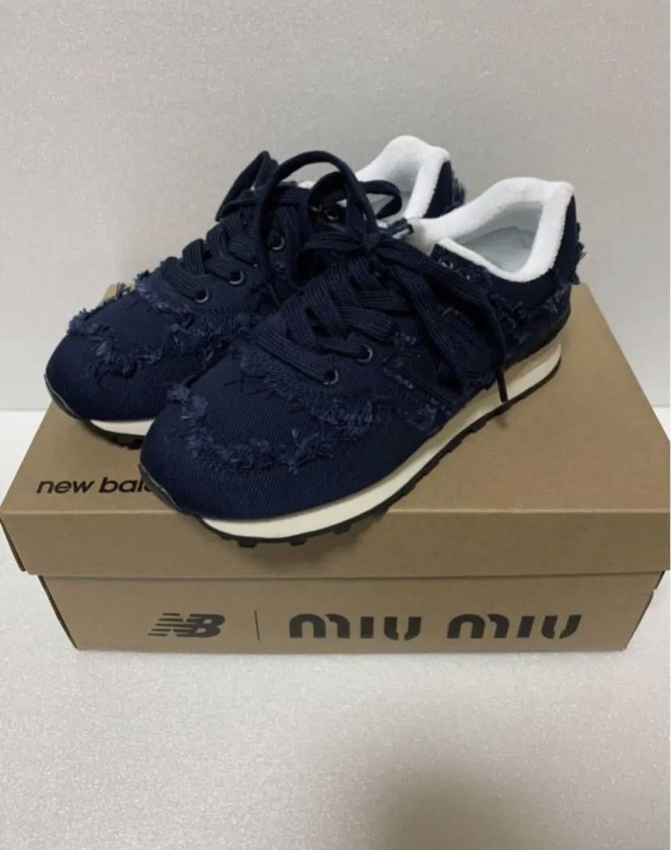 最低価格の New Balance Miumiu コラボスニーカー ネイビー 極美品