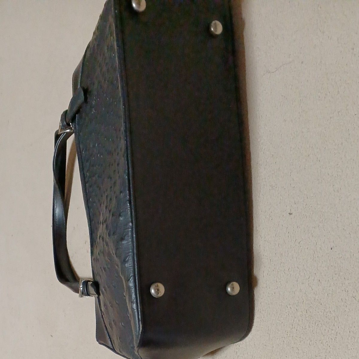 ブランドバッグ　デラクラッセ　DELLA CLASSE オーストリッチ　 型押しレザーハンドバッグ