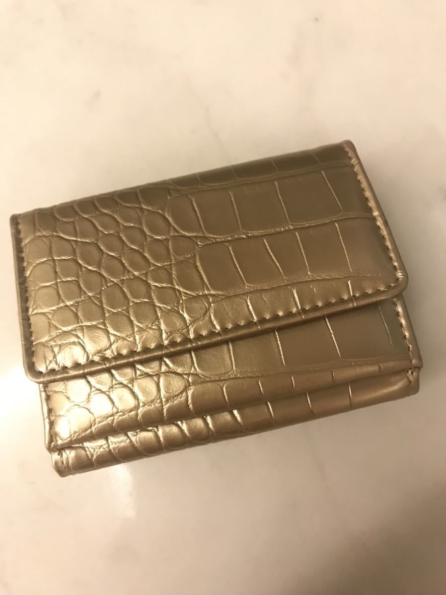 新品 手に乗る財布 コンパクト クロコ調 三つ折り財布 シャンパン ゴールド 小銭が見やすい 軽量 財布 女性 男性 レディース メンズ_小銭入れの面です