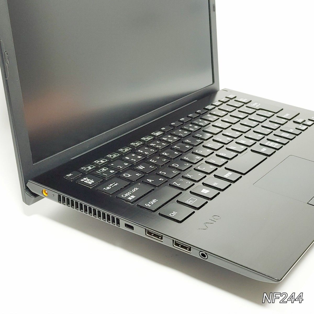 超美品 人気のVAIOProの黒】薄型軽量高性能ノートパソコン 傷も少なく