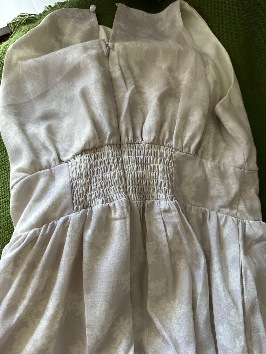 新品】Lausanne Floral Dress|Yahoo!フリマ(旧PayPayフリマ)