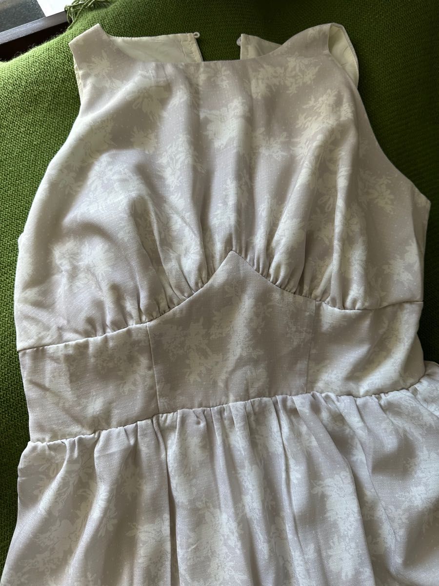 新品】Lausanne Floral Dress|Yahoo!フリマ(旧PayPayフリマ)