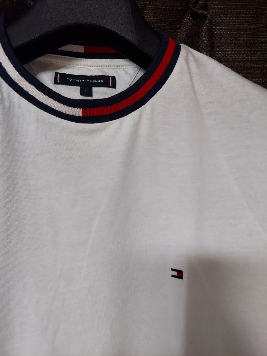 TOMMY HILFIGER　トミーヒルフィガー　Tシャツ　中古品