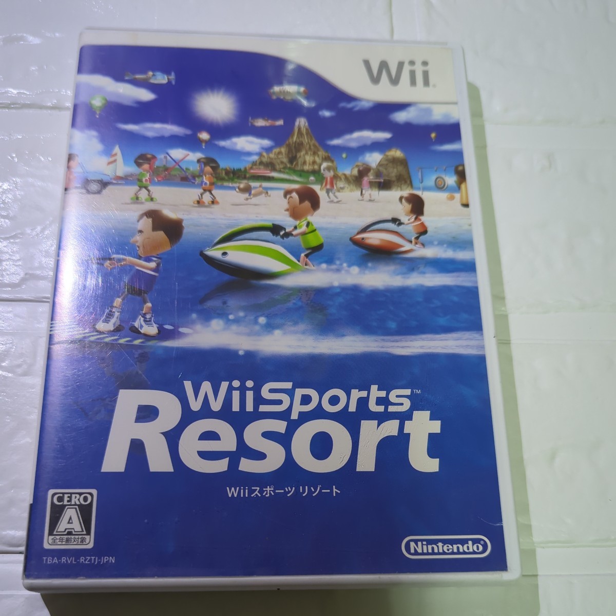 Wii Sports Resort　取扱説明書なし。盤にきずがあります。_画像1