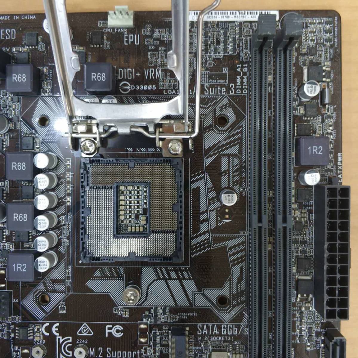 ASUS H110M-A(LGA1151) MicroATX マザーボード INTEL第6・7世代CPU対応 自作PC DIY 修理材料★通電,BIOS確認済み_画像7