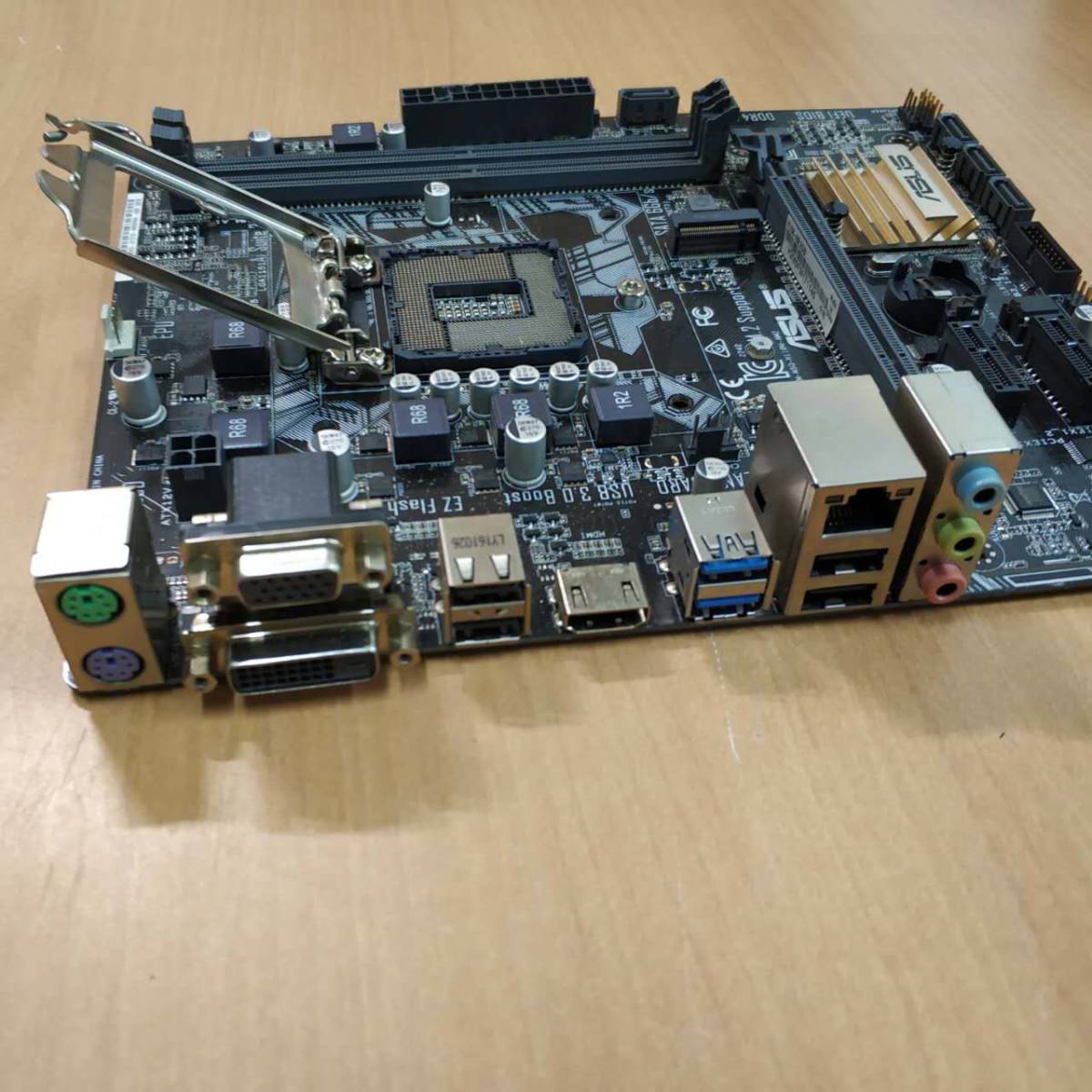 ASUS H110M-A(LGA1151) MicroATX マザーボード INTEL第6・7世代CPU対応 自作PC DIY 修理材料★通電,BIOS確認済み_画像9