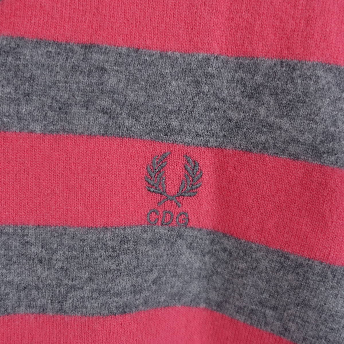 【良品】コムデギャルソンシャツ　フレッドペリー　ずらしボーダーニット　COMME des GARCONS SHIRT　FRED PERRY　サイズＬ　 灰ピンク