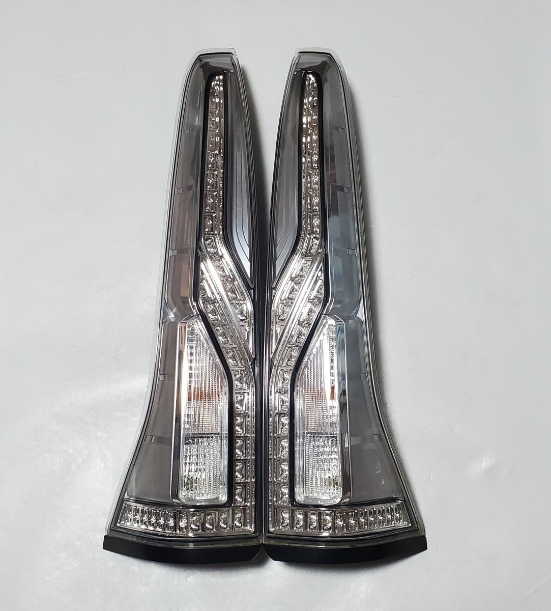  Nissan Serena *HFC26 original last latter term tail lamp / tail light ASSY left right LED Highway Star 220-23682 beautiful goods low mileage 2016 year FC26/FNC26