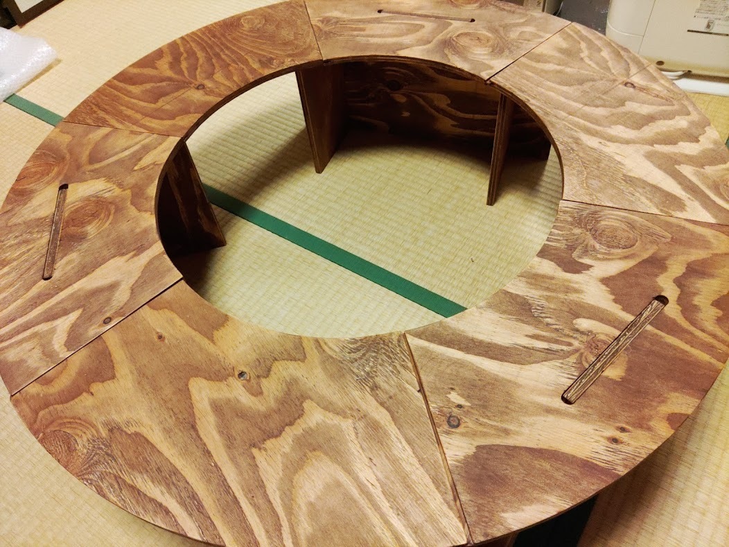 木製　円形組み立て式テーブル