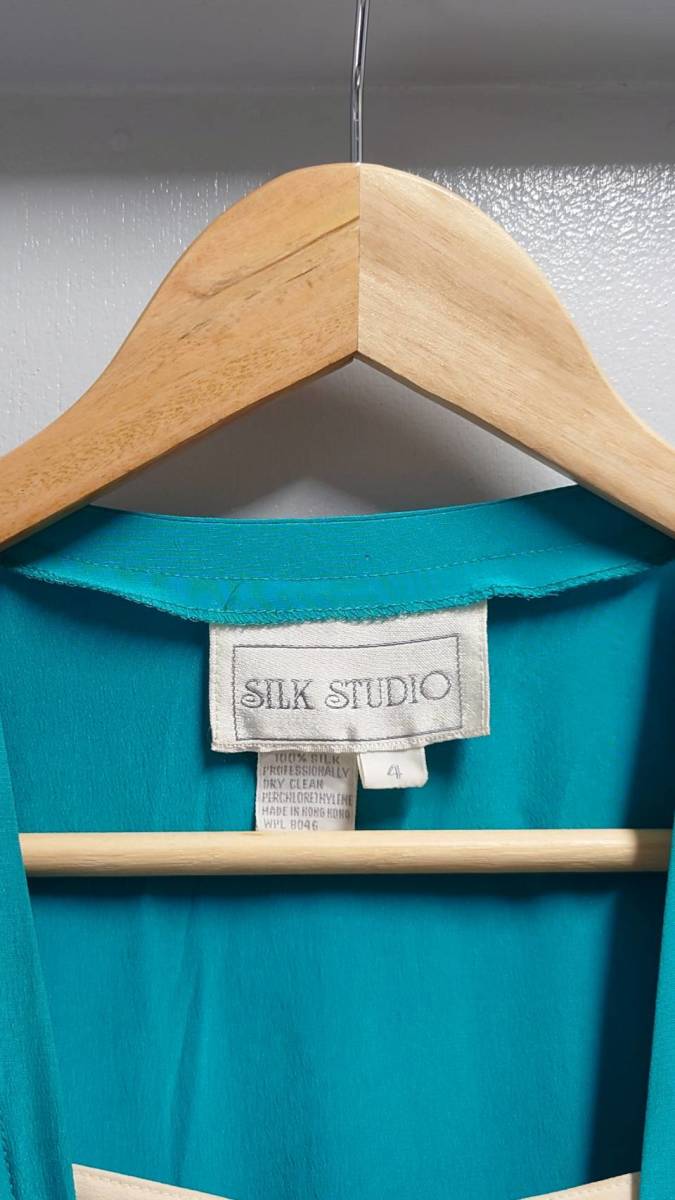 90’s US Vintage SILK STUDIO ノースリーブ シルク ワンピース エメラルドグリーン サイズ4 両側ポケット付き ウエストゴム入り_画像2