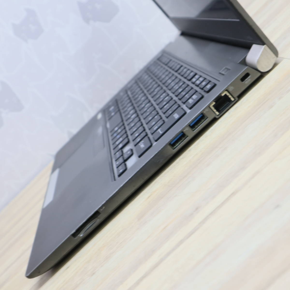 ☆中古PC 高性能8世代4コアi5!SSD256GB メモリ8GB☆R63H Core i5