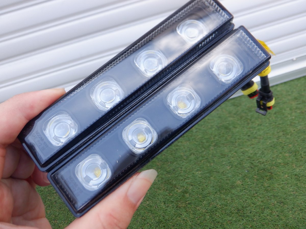 未使用 社外品 ディライト LED 片側 4灯 ライト ランプ ブラックタイプ 全長 約14㎝ 汎用品 加工ベース m-23-8-614の画像2