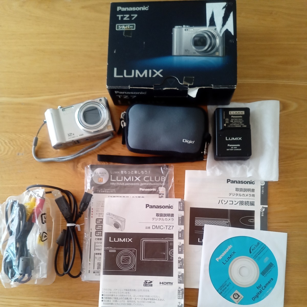 Panasonic LUMIX TZ7 パナソニックデジタルカメラ ルミックス 付属品あり★ケース付き★USED美品_画像2