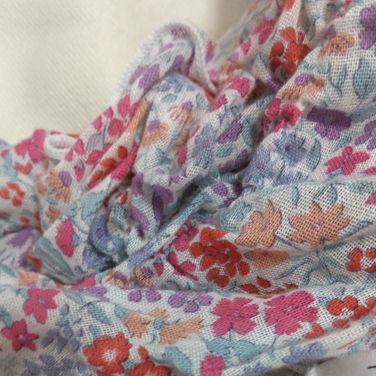 くしゅくしゅスカーフ　INTERMODE Using LIBERTY ART FABRICS