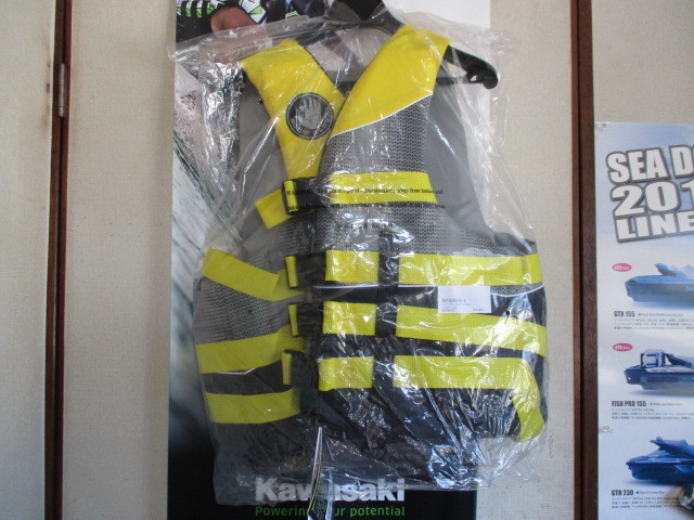 BODY GLOVE製 ライフジャケット イエロー サイズ：L/XL 新品/未使用/在庫・処分セール！