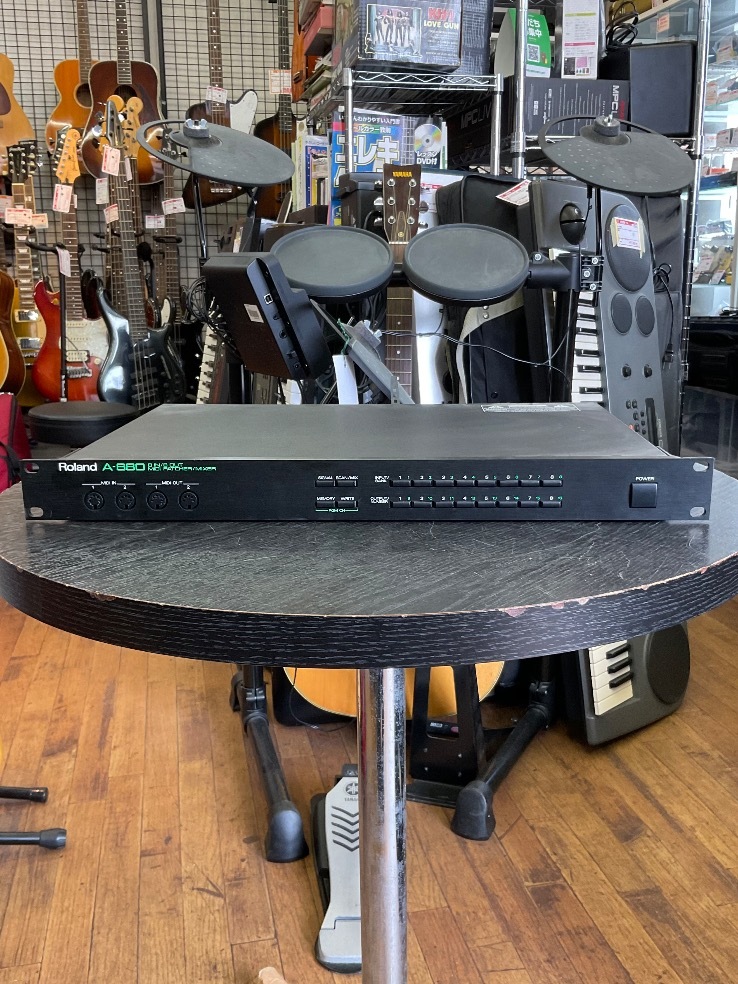 u51854 used Roland A-880