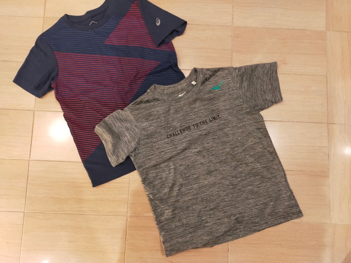 送料無料 美品 ２枚セット mizuno asics ミズノ アシックス スポーツ Tシャツ 半袖 グレー 紺　140 (150) 男の子_画像1