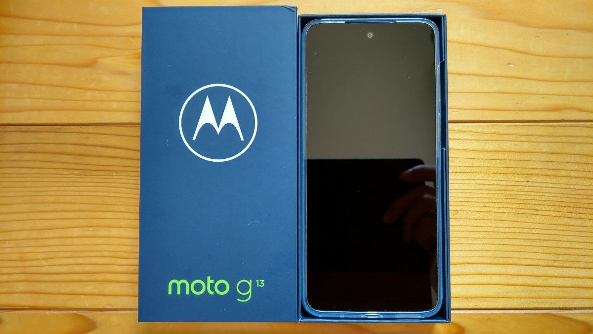 MOTOROLA　moto g13　マットチャコール　128GB