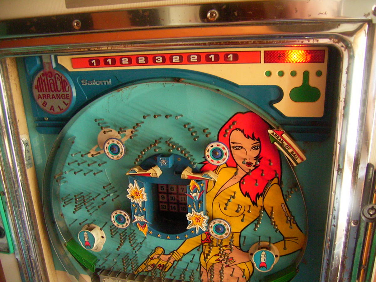 7* rare Space War z!* miracle arrange ball *satomisami-*70 period retro hand strike . pachinko used beautiful woman pin nap