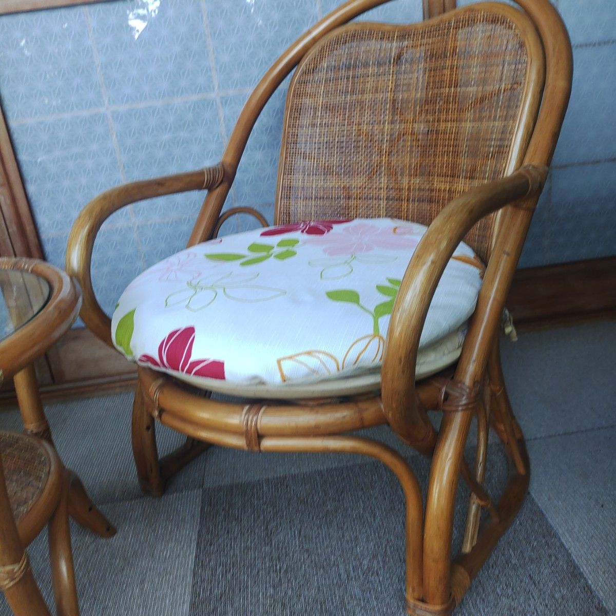 ラタン藤　テーブル椅子　3点セット　アジアン　レトロ　アンティーク　和風　モダン　昭和レトロインテリア　机　椅子