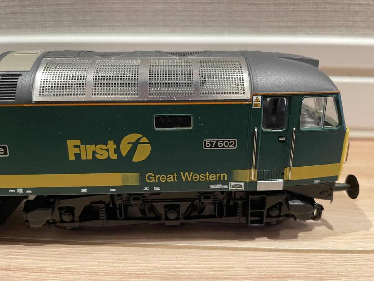 Bachmann Branchline 32-752 Class 57 57602 in First Great Western Livery OOゲージ_画像6