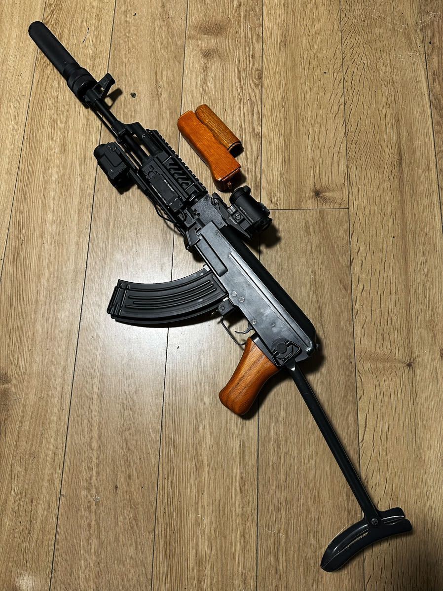 シーマCYMA AK47S 内部外部カスタム済み スコープ、ライト作動確認済み_画像1